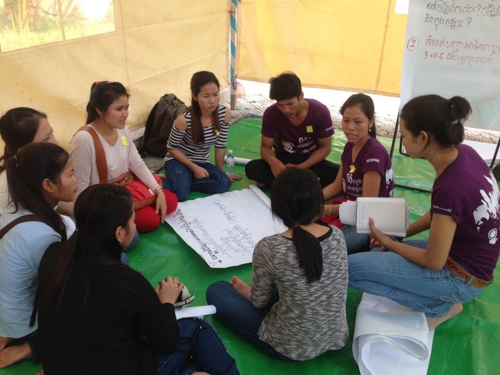 Workers from different factories discuss about their common challeges at Community Forum 2015