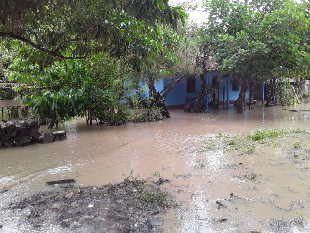 Widespread damage and flooding in Guatemala. Photo courtesy of Puente de Paz